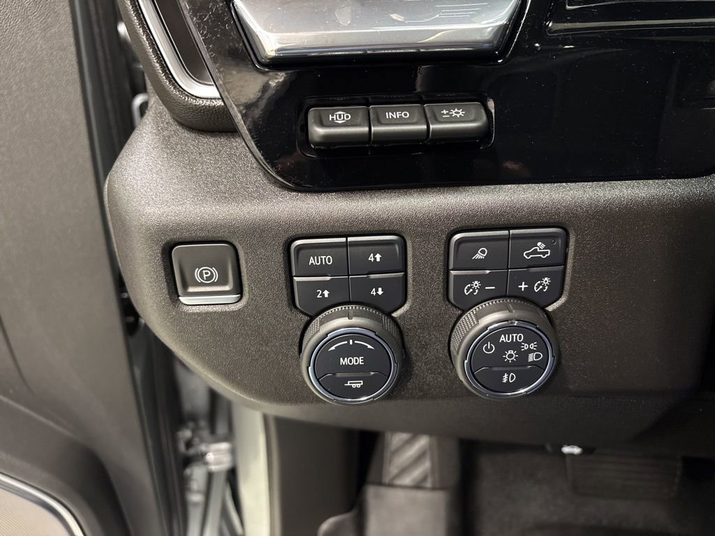 Used 2024 Chevrolet Silverado 3500 High Country w/ High Country Premium Package AWD/4WD image 28