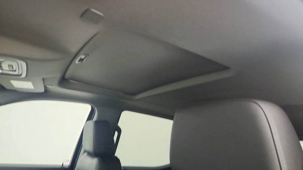 Used 2025 Chevrolet Silverado 1500 RST AWD/4WD image 16