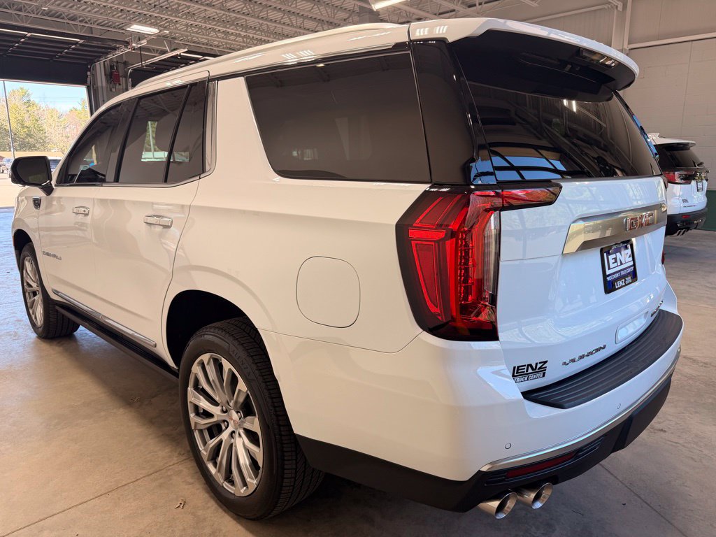 Used 2023 GMC Yukon Denali AWD/4WD image 5