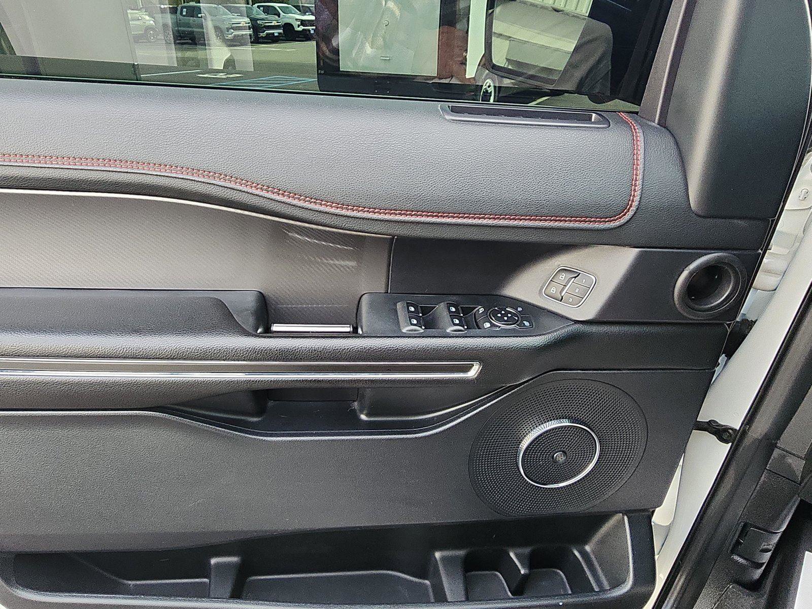 Used 2021 Ford Expedition Limited AWD/4WD image 18