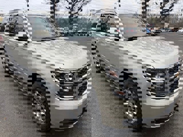 Used 2016 Chevrolet Suburban LT RWD image 7