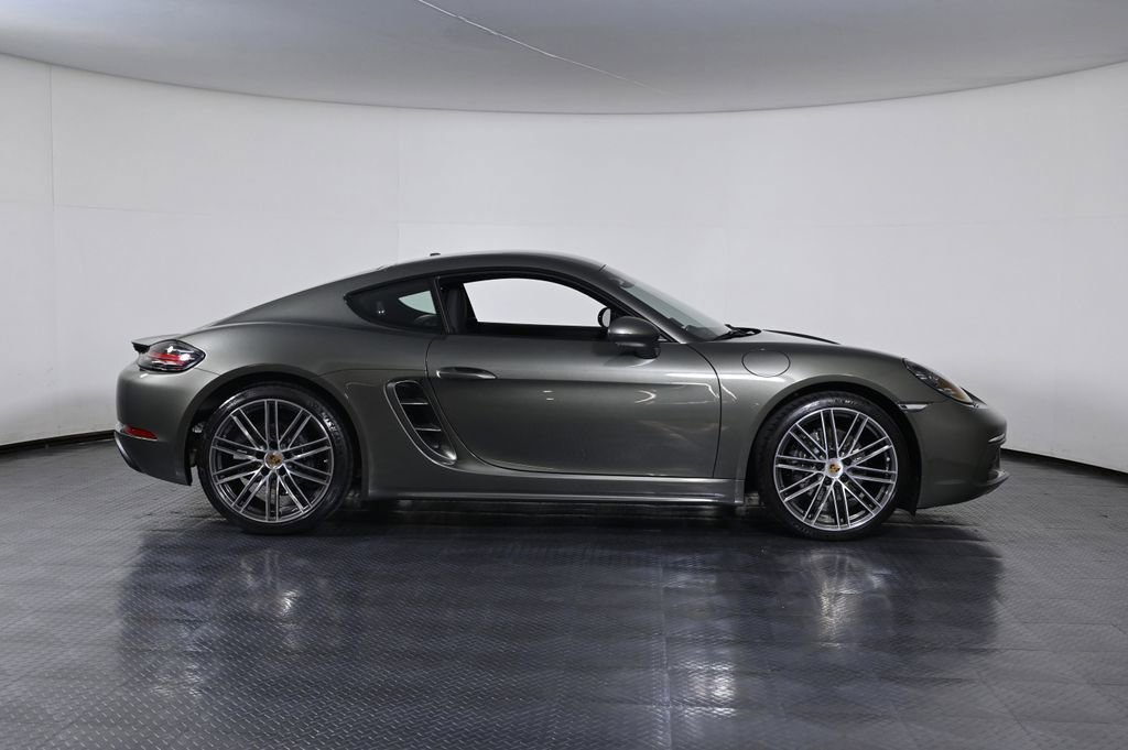 Used 2025 Porsche 718 Cayman image 8