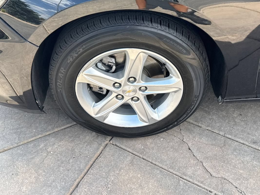 Used 2021 Chevrolet Malibu LS FWD image 11