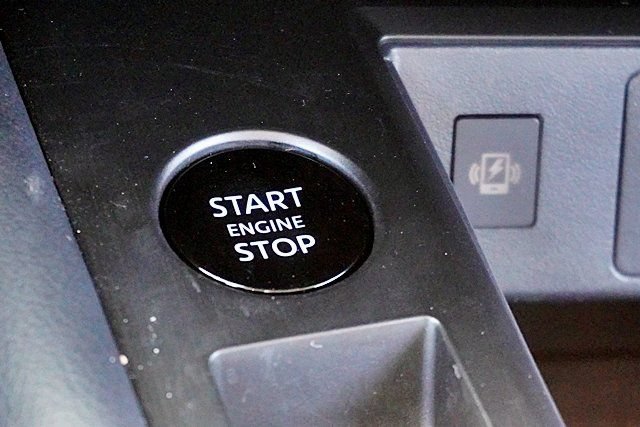 New 2026 Nissan Kicks SR w/ Cold Weather Package FWD image 39