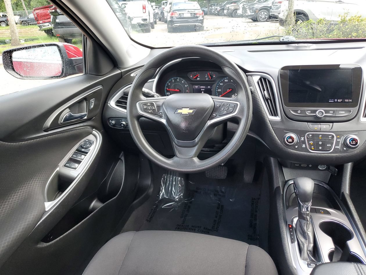 Used 2025 Chevrolet Malibu LT FWD image 13