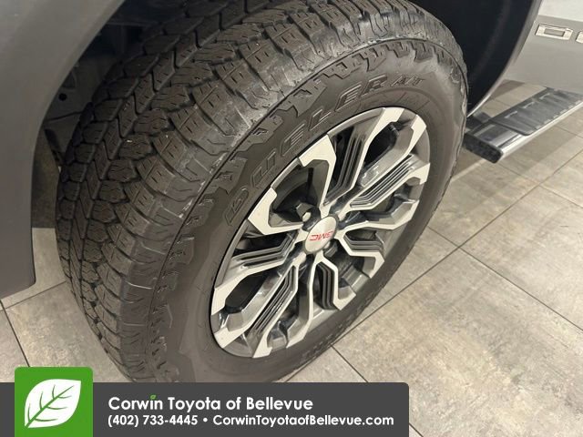 Used 2024 GMC Canyon Denali image 39