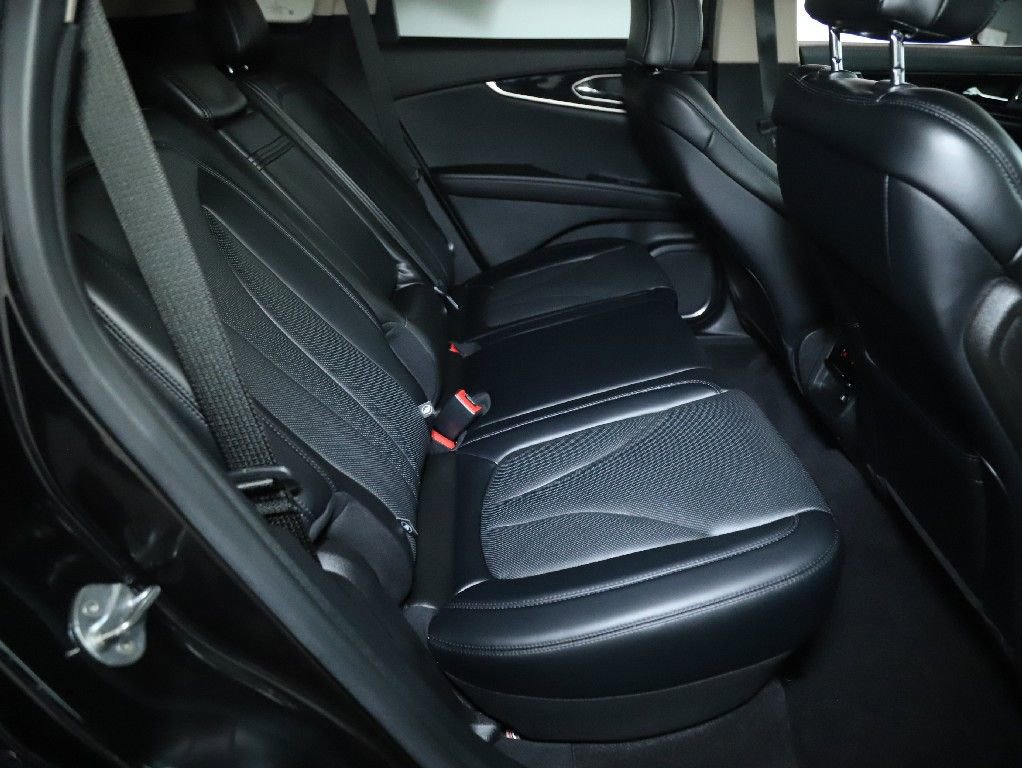 Certified 2023 Lincoln Nautilus Reserve w/ Luxury Package AWD/4WD image 34