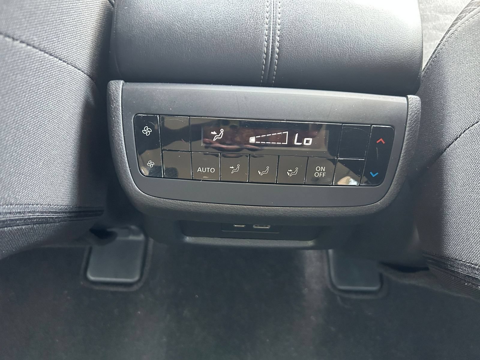 Used 2025 Nissan Pathfinder SV AWD/4WD image 17
