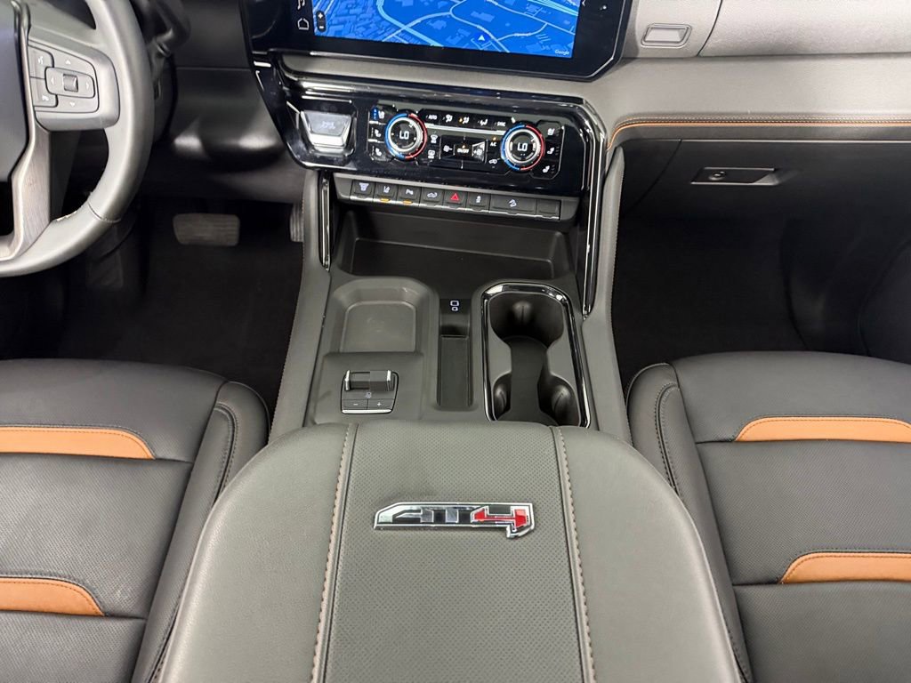 Used 2025 GMC Sierra 2500 AT4 w/ AT4 Premium Plus Package AWD/4WD image 17