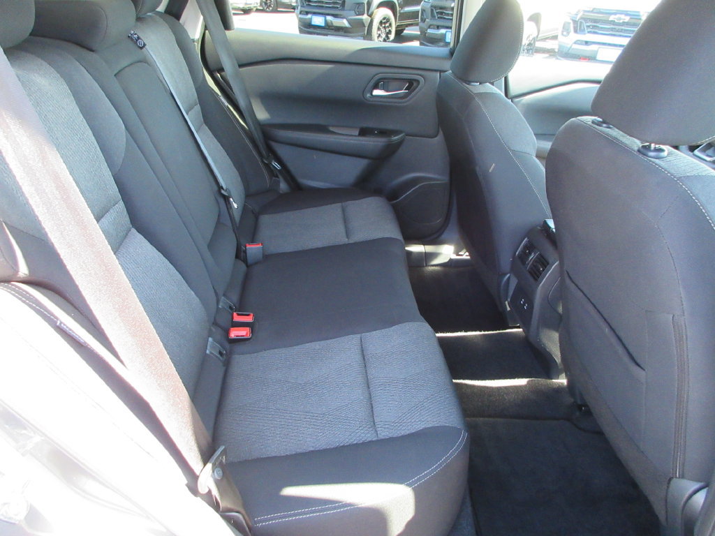 Used 2026 Nissan Rogue SV AWD/4WD image 18