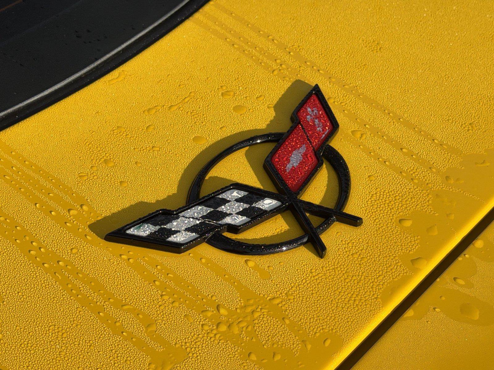 Used 2001 Chevrolet Corvette Coupe w/ Preferred Equipment Group2 RWD image 16