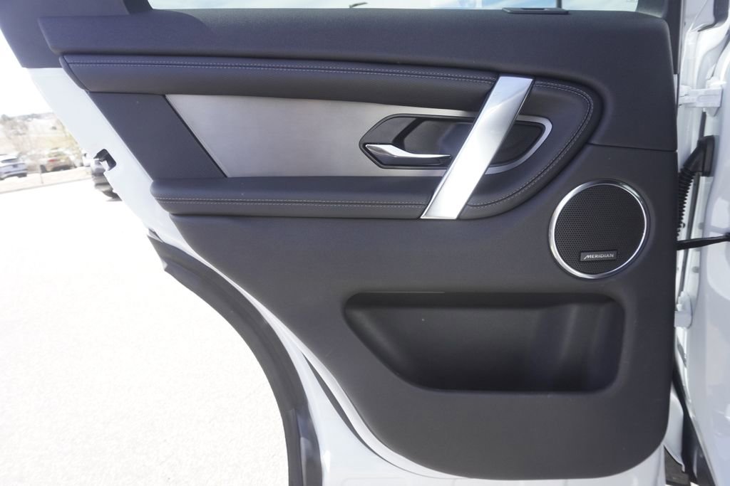 Used 2025 Land Rover Discovery Sport Dynamic SE image 28