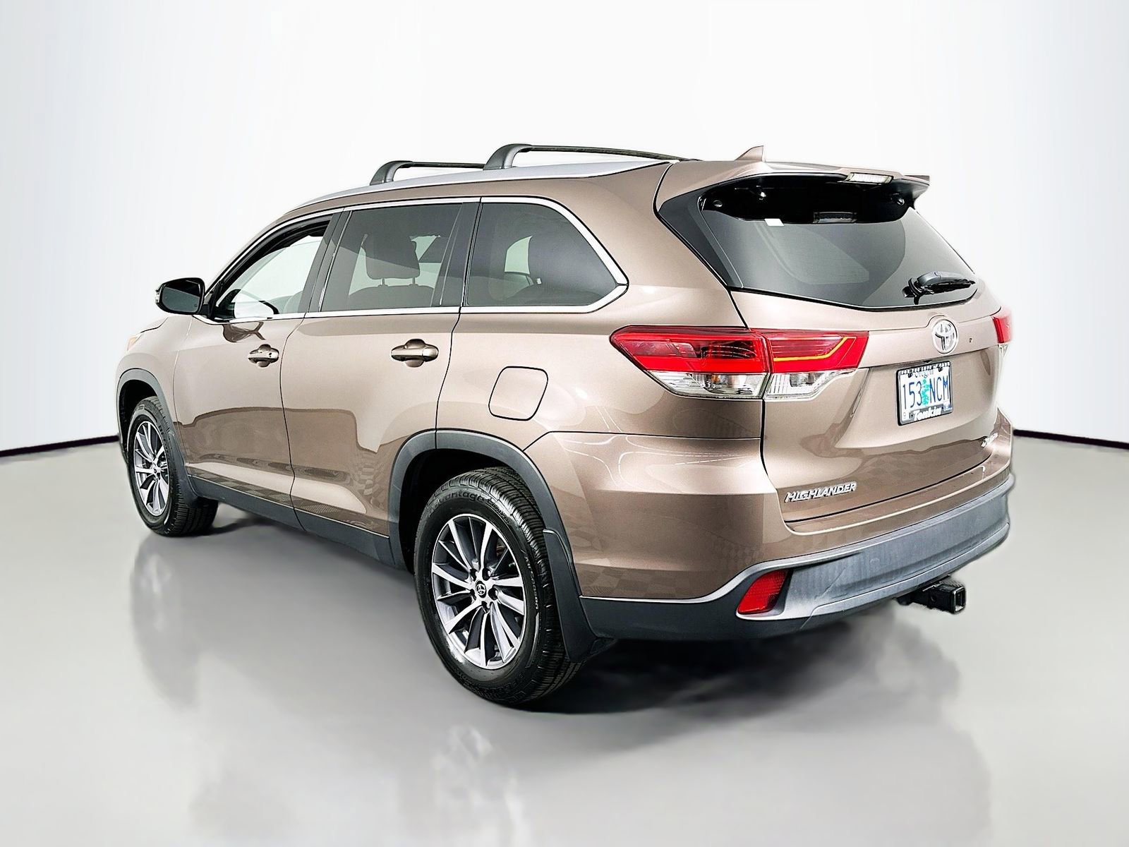 Certified 2019 Toyota Highlander XLE AWD/4WD image 5