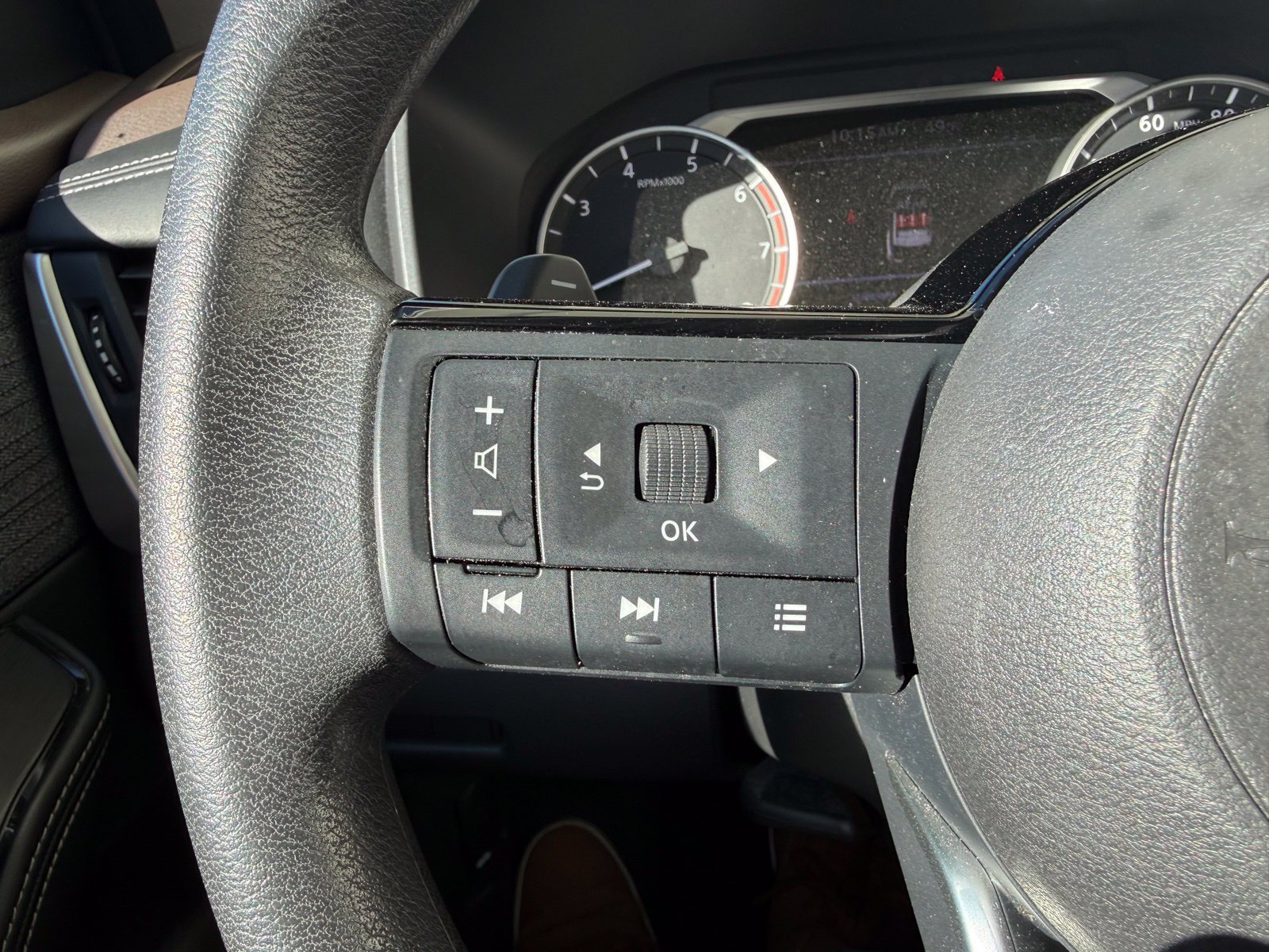 Used 2023 Nissan Rogue SV FWD image 18