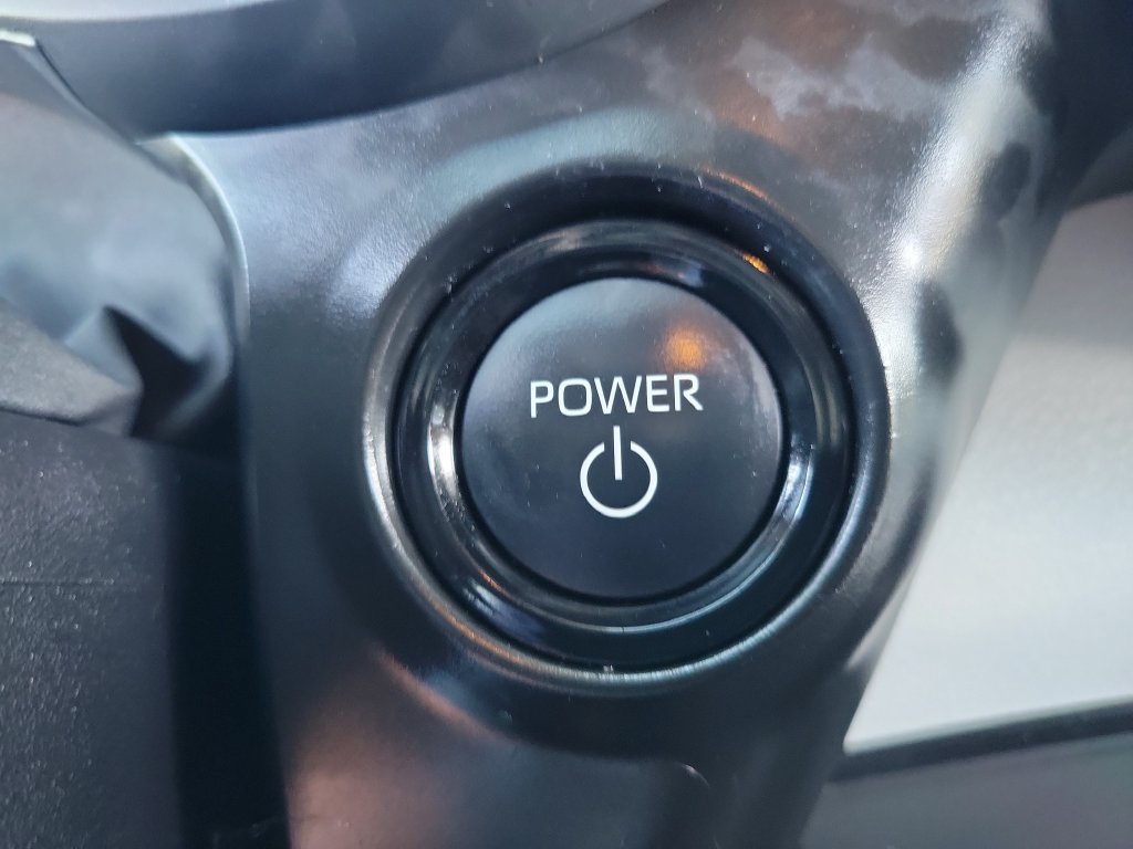 Used 2025 Toyota Sienna XLE w/ XLE Plus Package FWD image 32