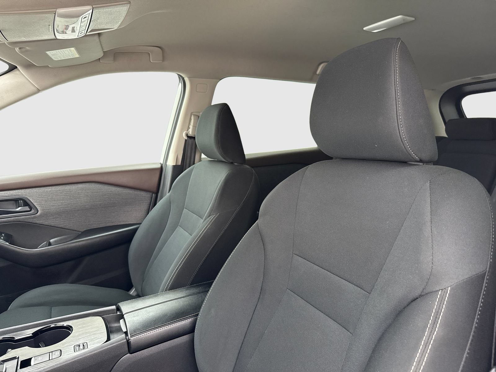 Used 2023 Nissan Rogue S FWD image 15