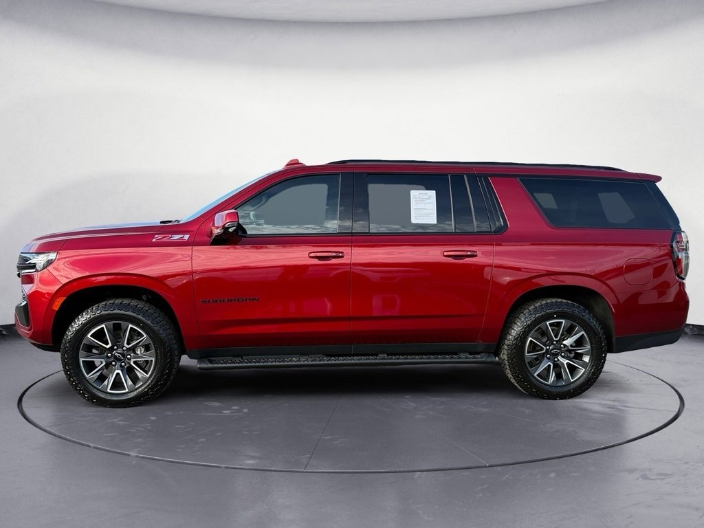 Used 2024 Chevrolet Suburban Z71 w/ Luxury Package image 2