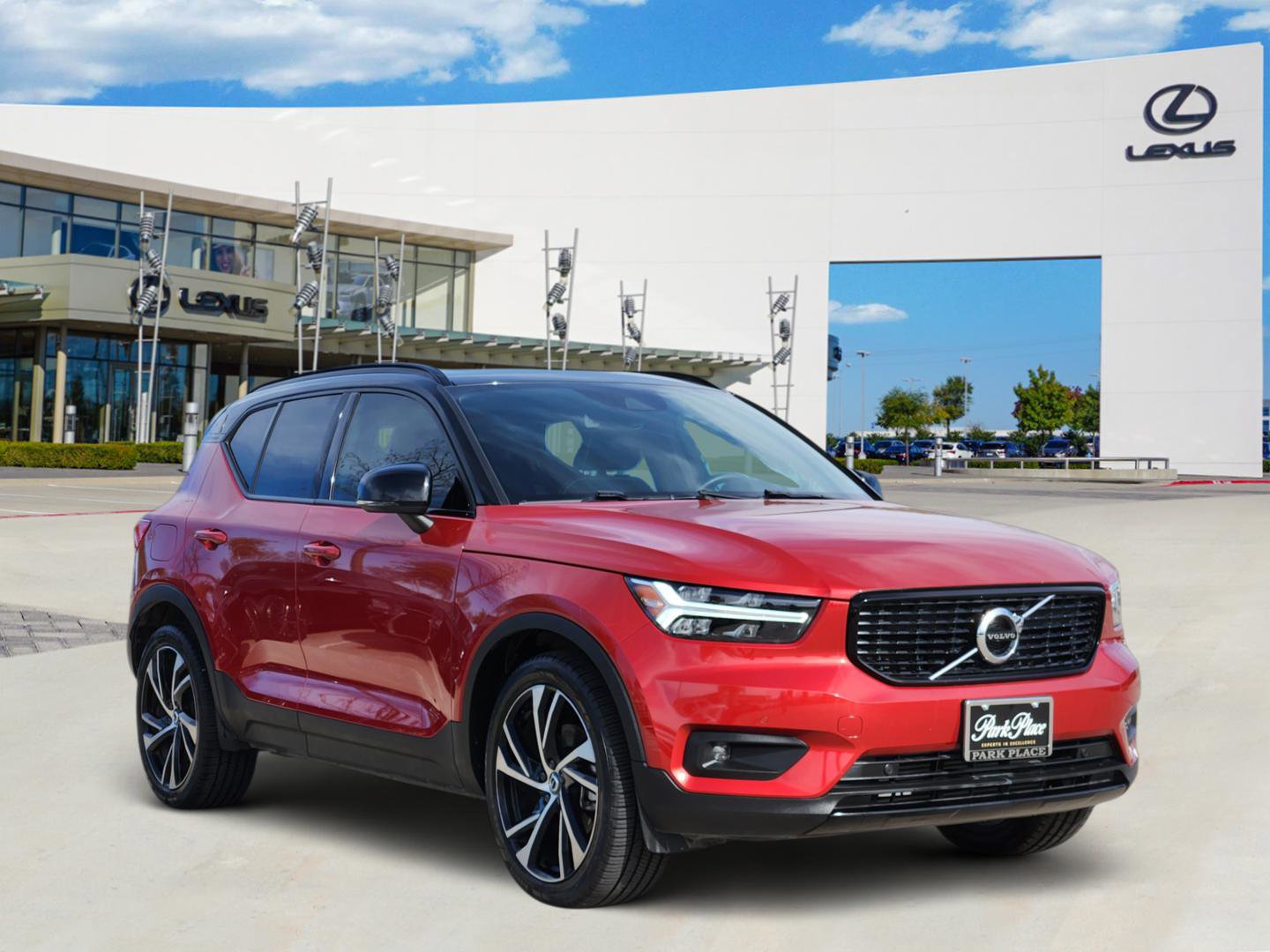 Used 2020 Volvo XC40 T5 R-Design w/ Protection Package Premier image 2