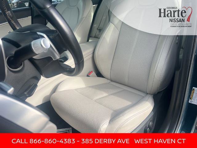 Used 2024 Genesis G70 2.5T image 29