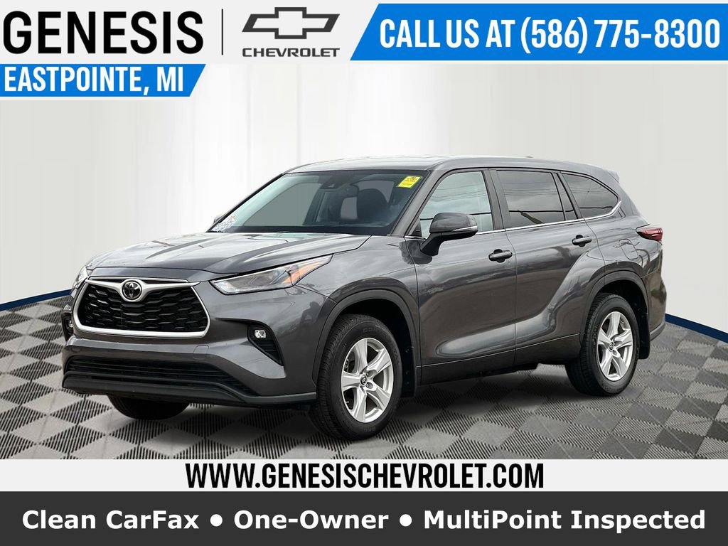 Used 2024 Toyota Highlander LE image 1