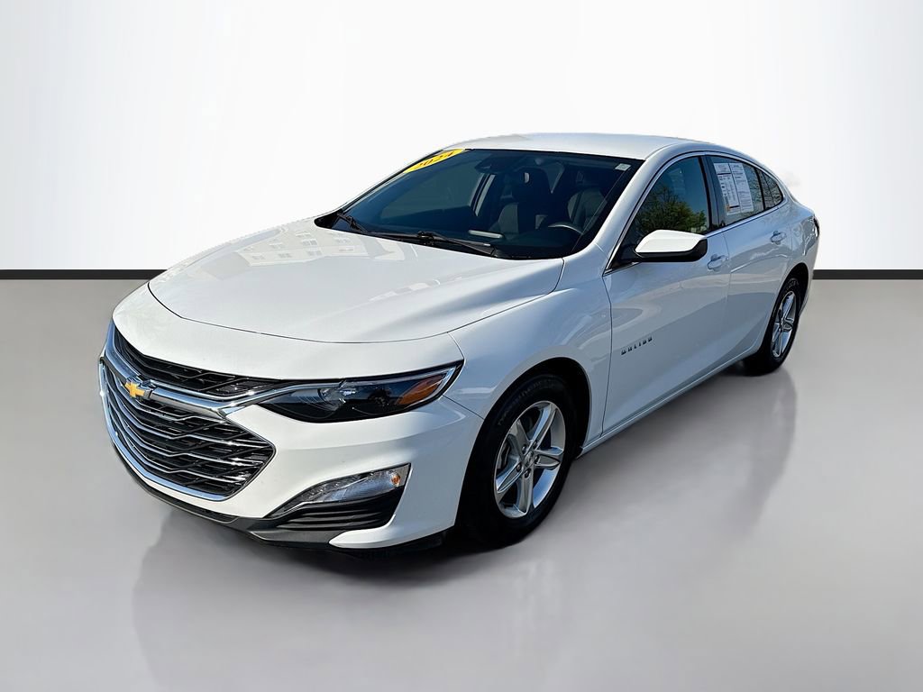 Used 2024 Chevrolet Malibu LT image 3