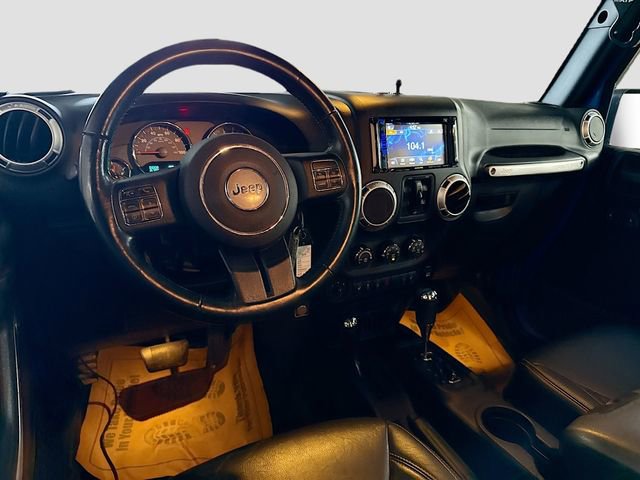 Used 2015 Jeep Wrangler Unlimited Rubicon w/ Connectivity Group image 22