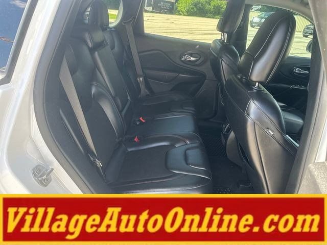 Used 2021 Jeep Cherokee Trailhawk w/ Trailer Tow Group AWD/4WD image 39