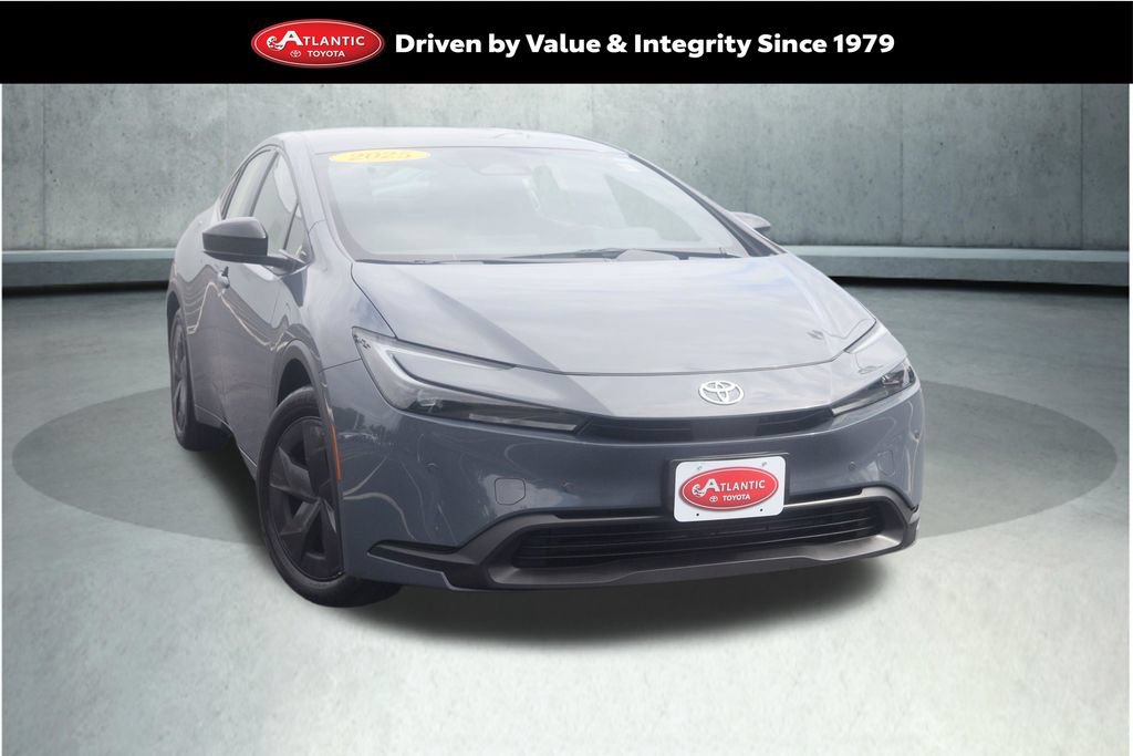 Used 2025 Toyota Prius LE
