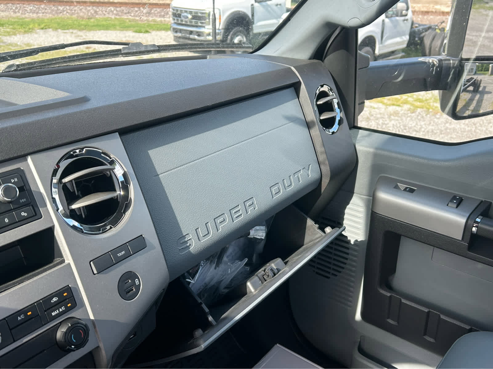 New 2027 Ford F650 2WD Regular Cab Super Duty image 26