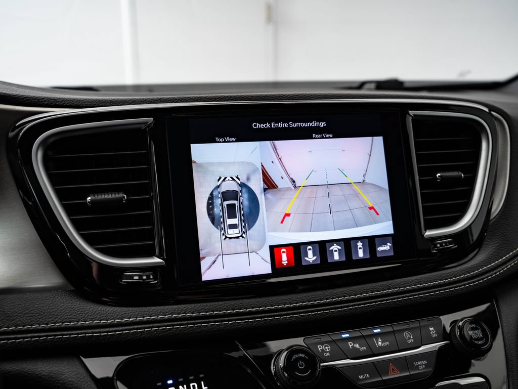 Used 2022 Chrysler Pacifica Limited w/ Uconnect Theater Family Group AWD/4WD image 37