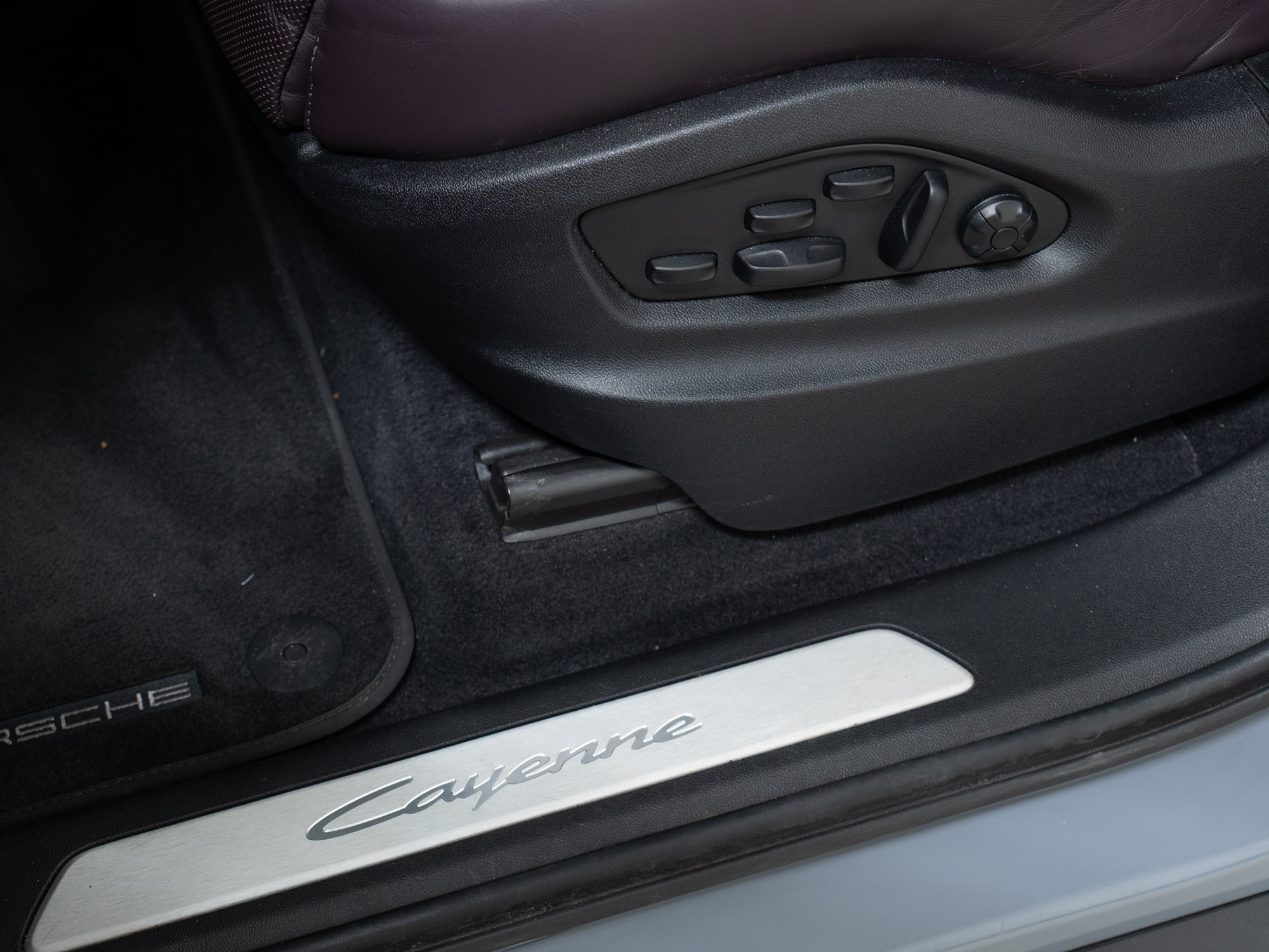 Certified 2024 Porsche Cayenne Coupe AWD/4WD image 16