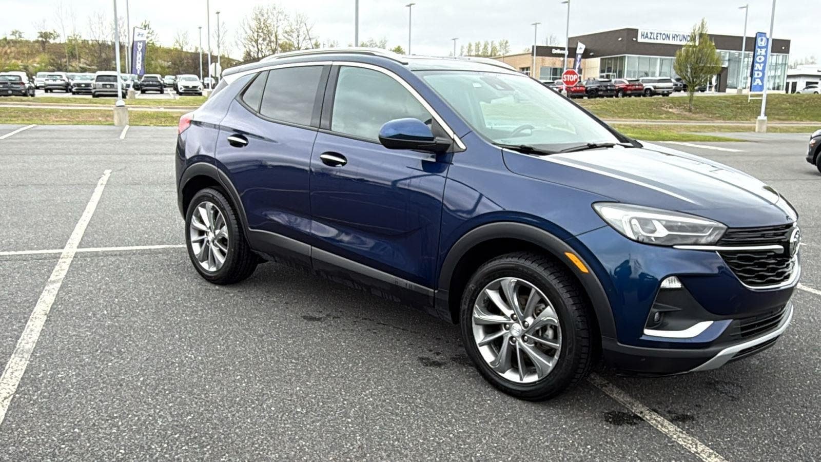 Used 2023 Buick Encore GX Essence w/ Experience Buick Package AWD/4WD image 2