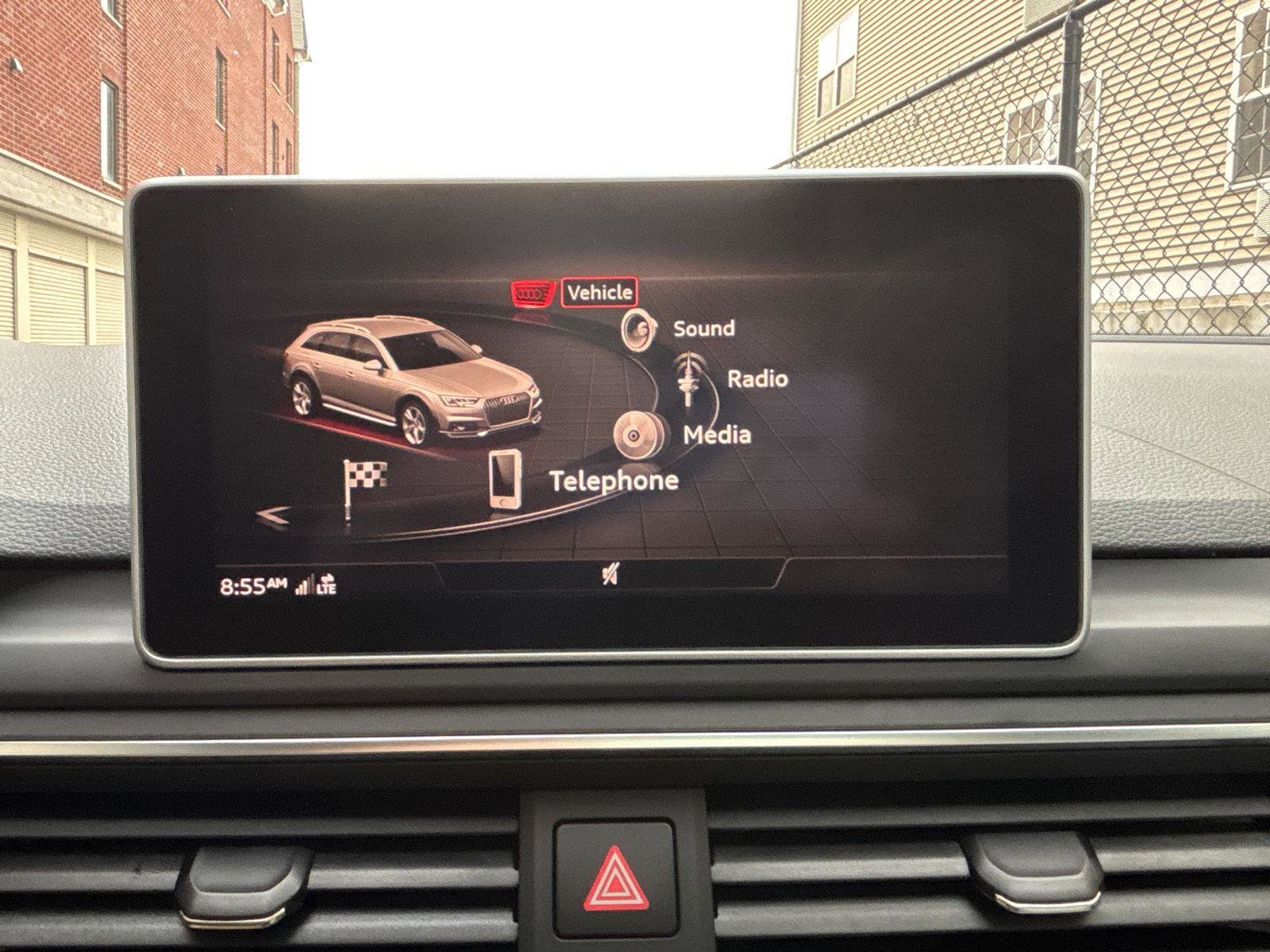 Used 2018 Audi A4 2.0T allroad Premium Plus w/ Premium Plus Package image 19