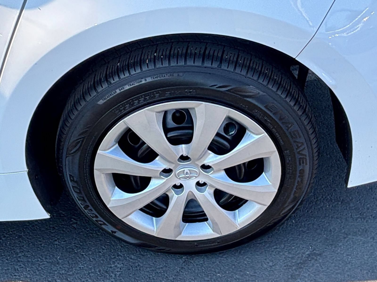 Used 2025 Toyota Corolla LE FWD image 28