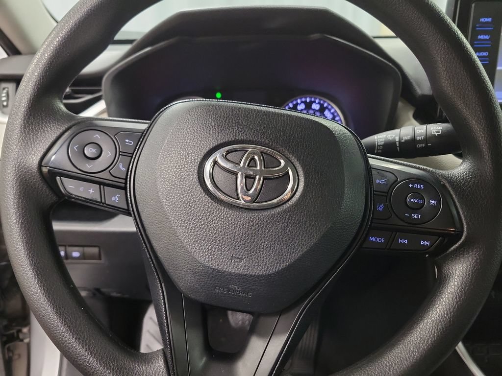 Used 2020 Toyota RAV4 XLE FWD image 23