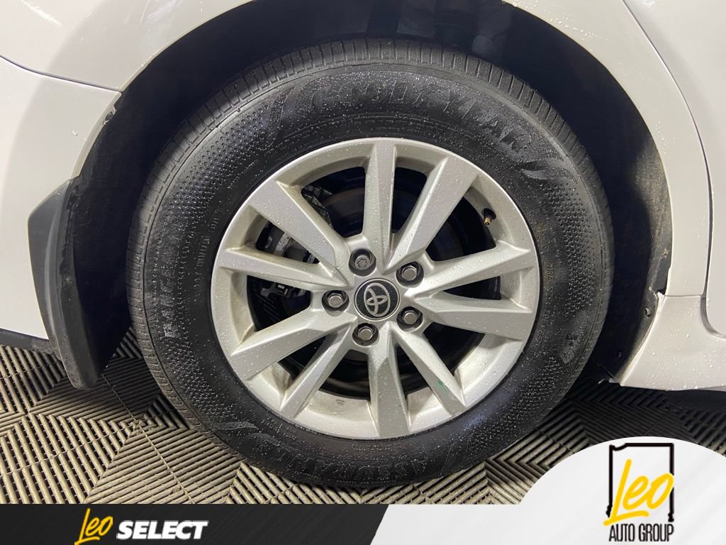 Used 2025 Toyota Camry SE FWD image 23
