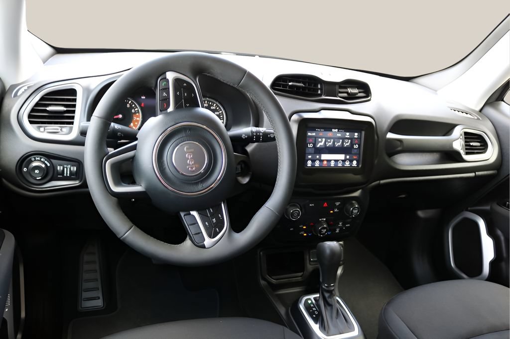 Used 2021 Jeep Renegade Latitude FWD image 13