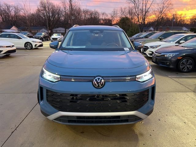 New 2026 Volkswagen Tiguan SE image 2