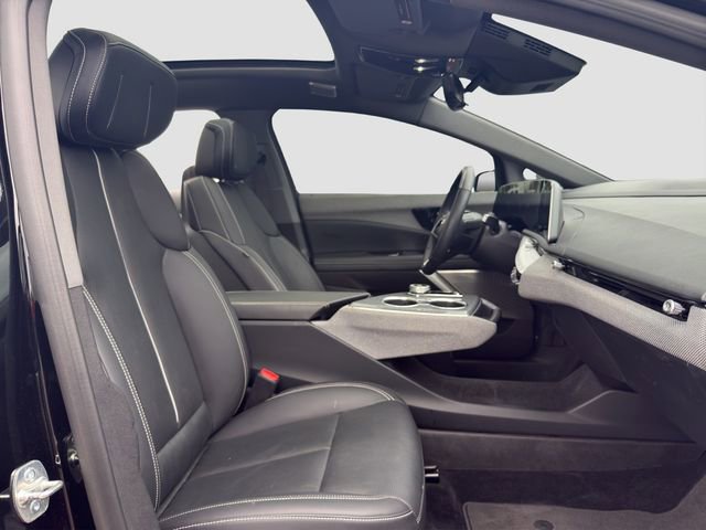 Used 2025 Cadillac Optiq Sport 2 image 17