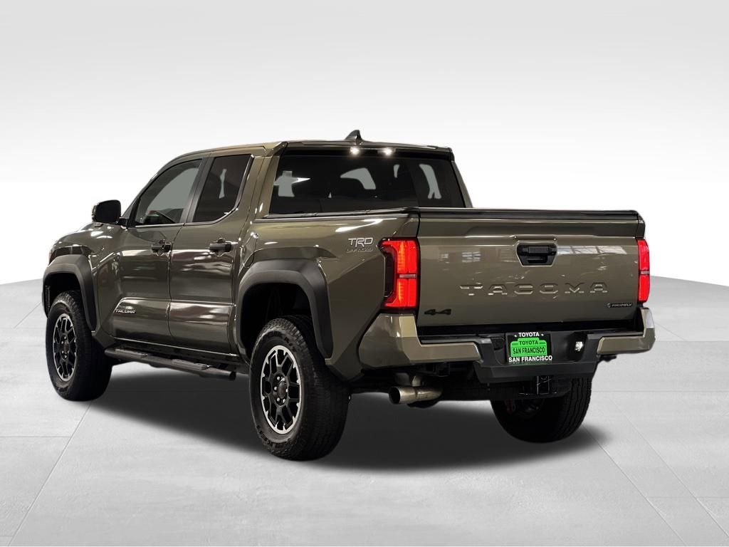 Certified 2025 Toyota Tacoma TRD Off-Road image 3