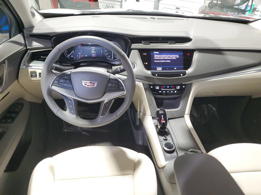 Certified 2023 Cadillac XT5 Premium Luxury w/ LPO, Premium Carpet Package FWD image 17