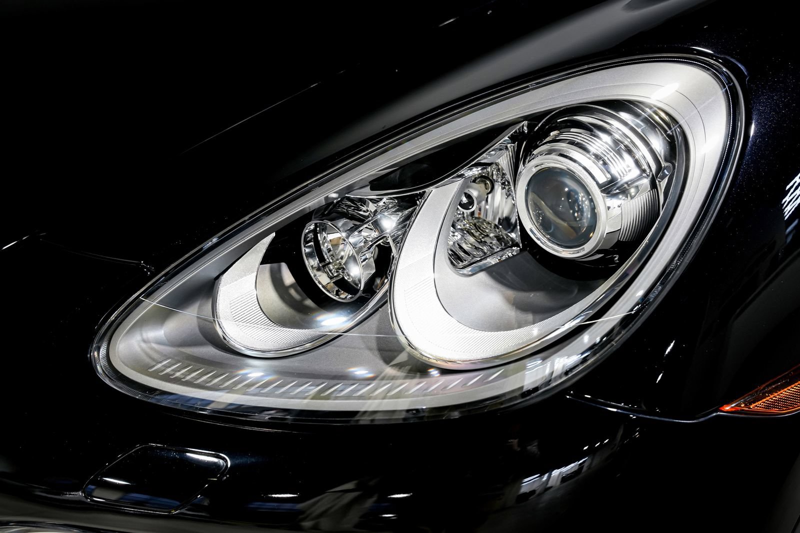 Used 2013 Porsche Cayenne Diesel AWD/4WD image 38