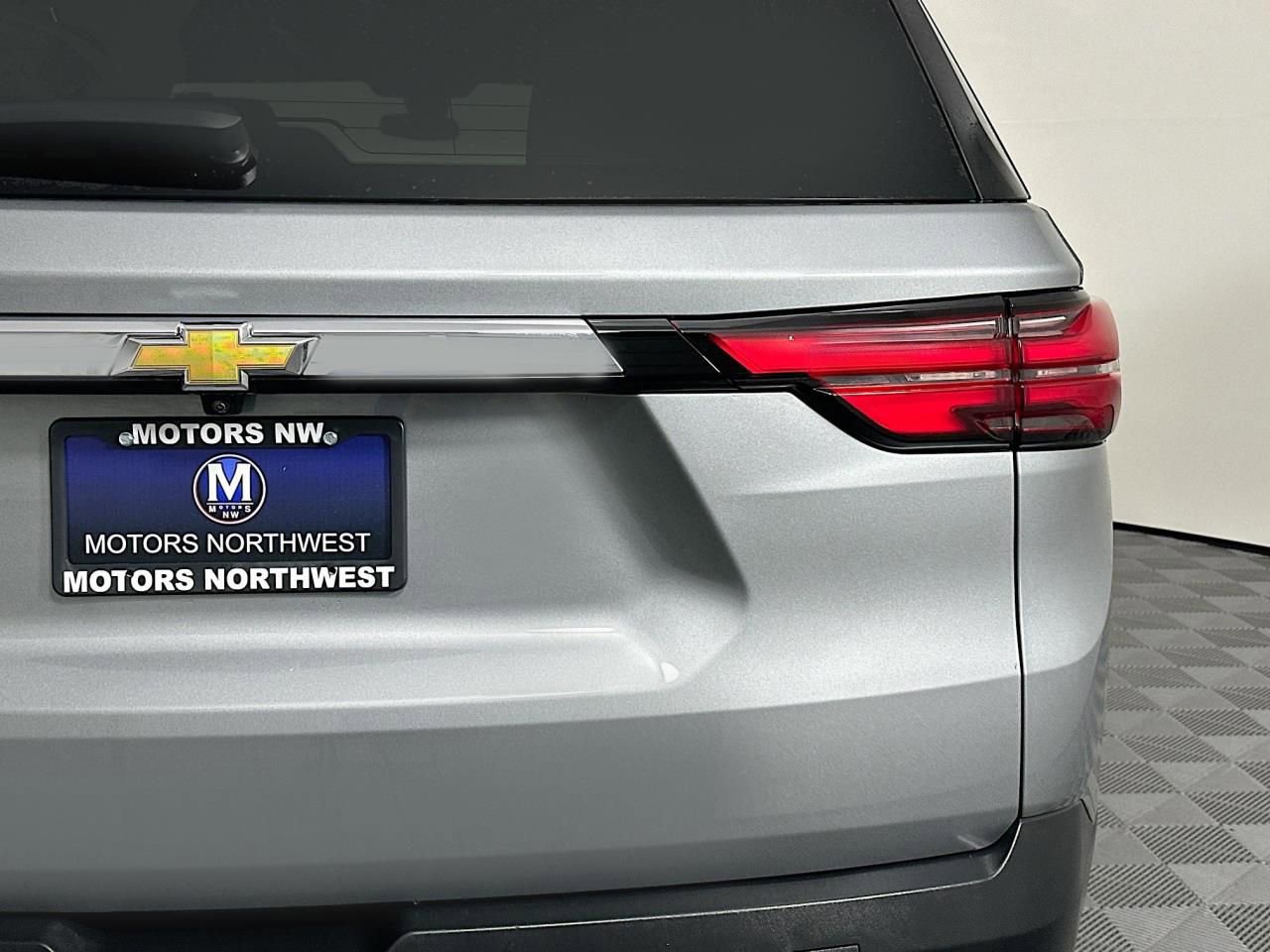 Used 2023 Chevrolet Traverse LS image 12