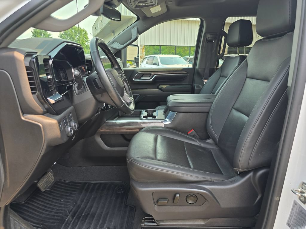 Certified 2024 Chevrolet Silverado 2500 LTZ w/ LTZ Plus Package AWD/4WD image 4