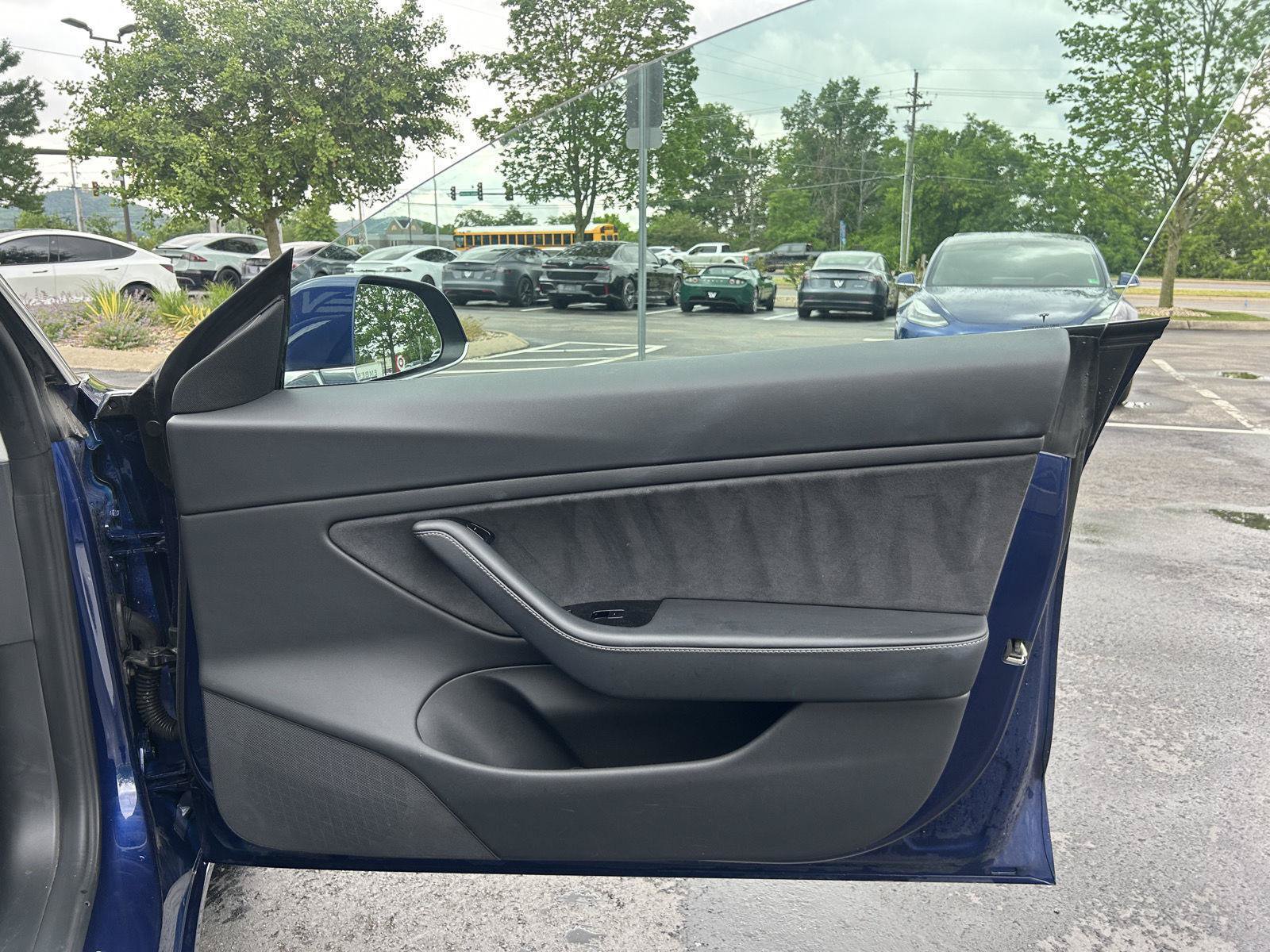 Used 2018 Tesla Model 3 Long Range AWD/4WD image 9