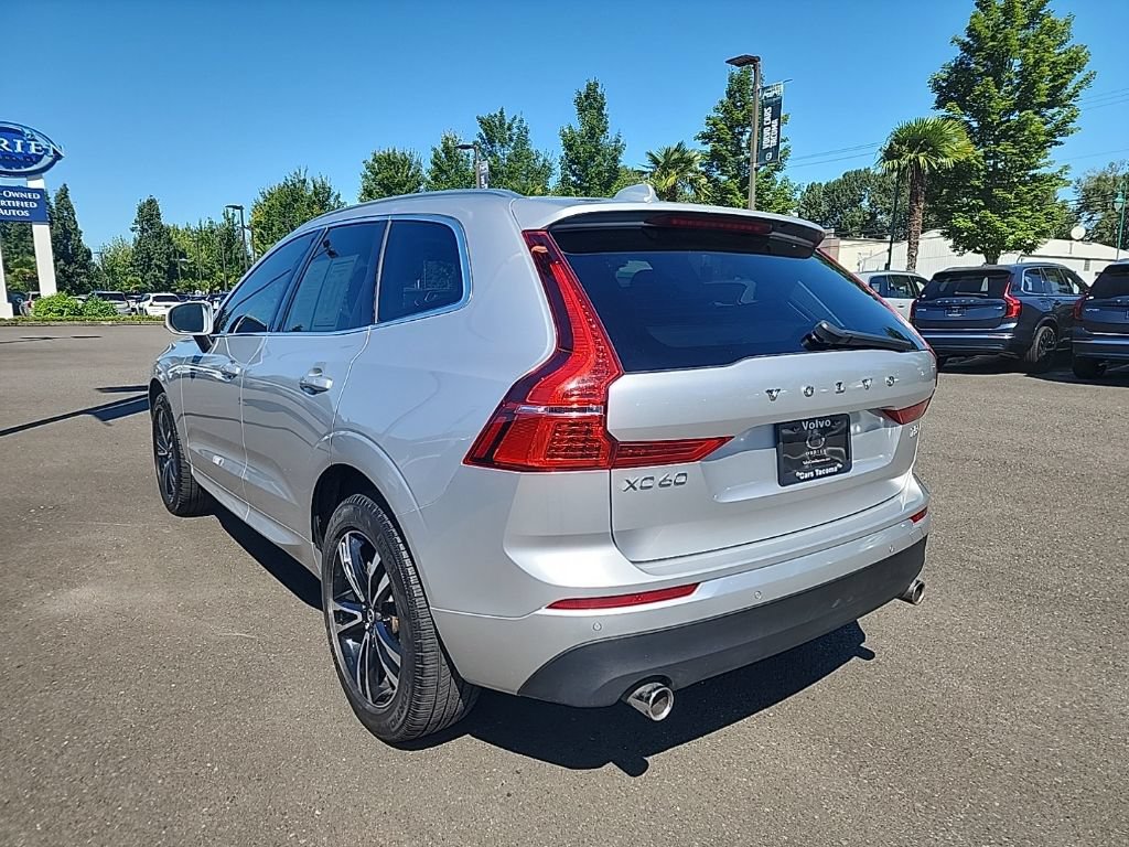Used 2021 Volvo XC60 T5 Momentum w/ Protection Package AWD/4WD image 3