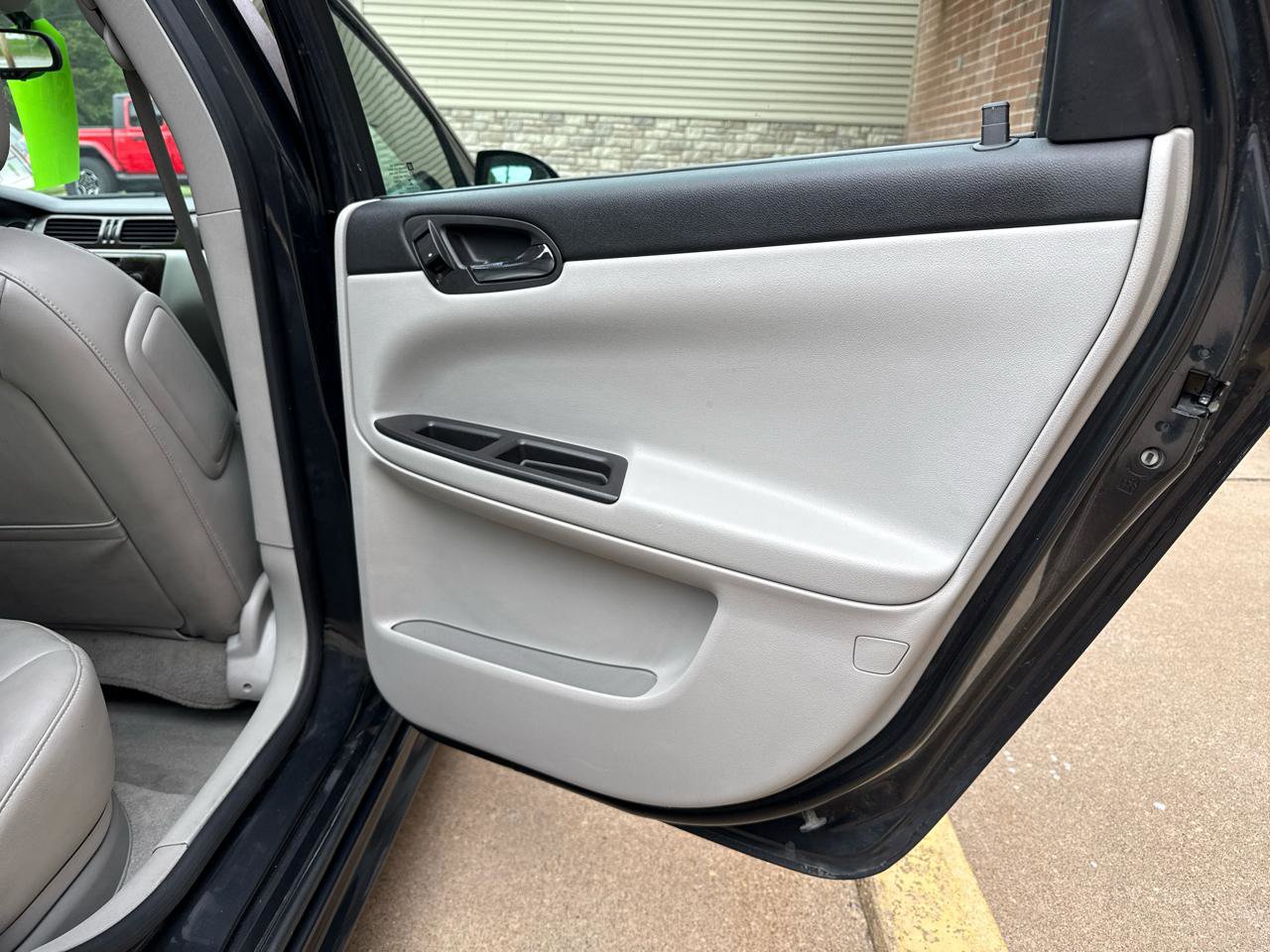 Used 2014 Chevrolet Impala LTZ FWD image 19