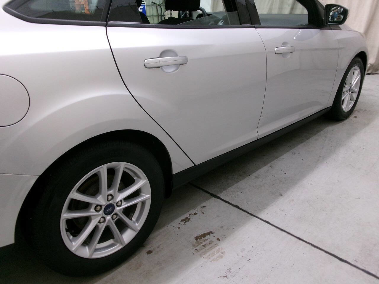 Used 2016 Ford Focus SE FWD image 9