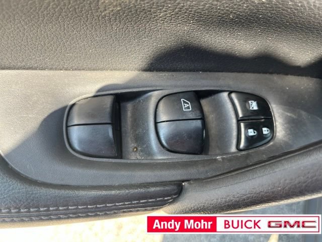 Used 2016 Nissan Rogue S FWD image 16