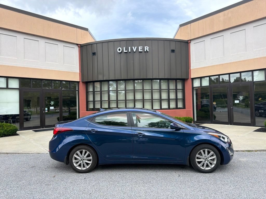 Used 2015 Hyundai Elantra SE w/ Option Group 02 FWD image 8